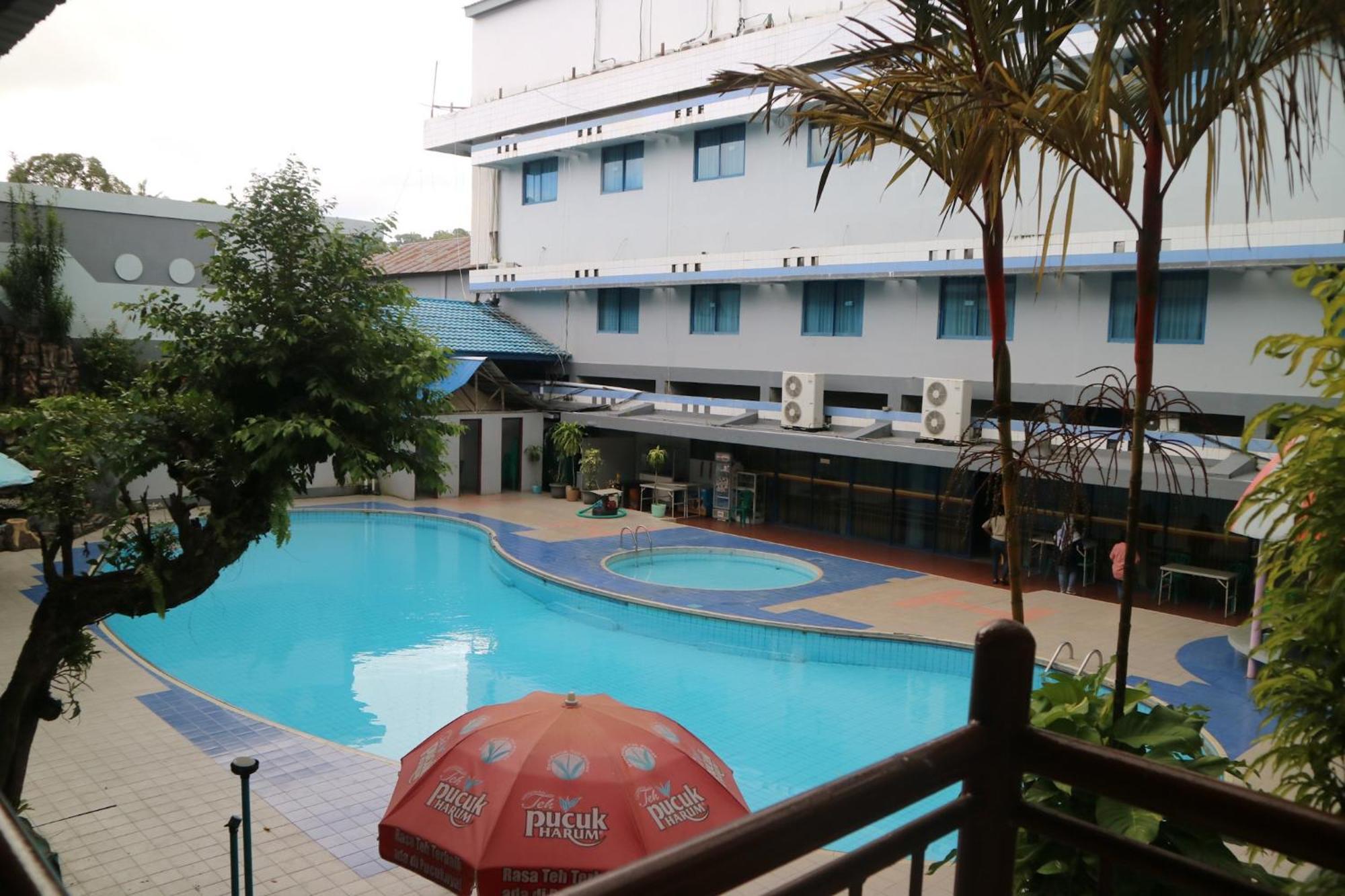 Hotel Mariat Sorong Exterior photo