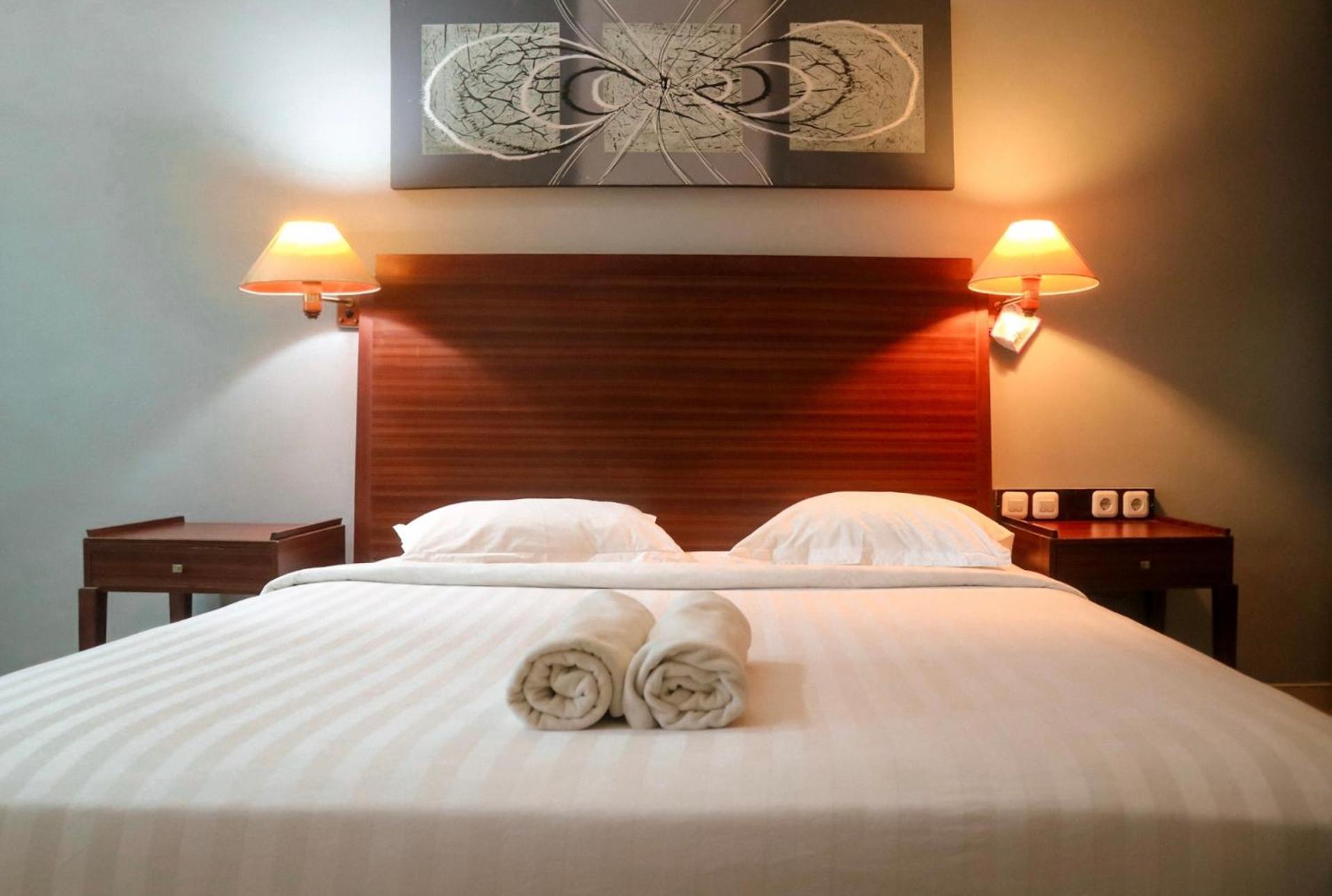 Hotel Mariat Sorong Exterior photo