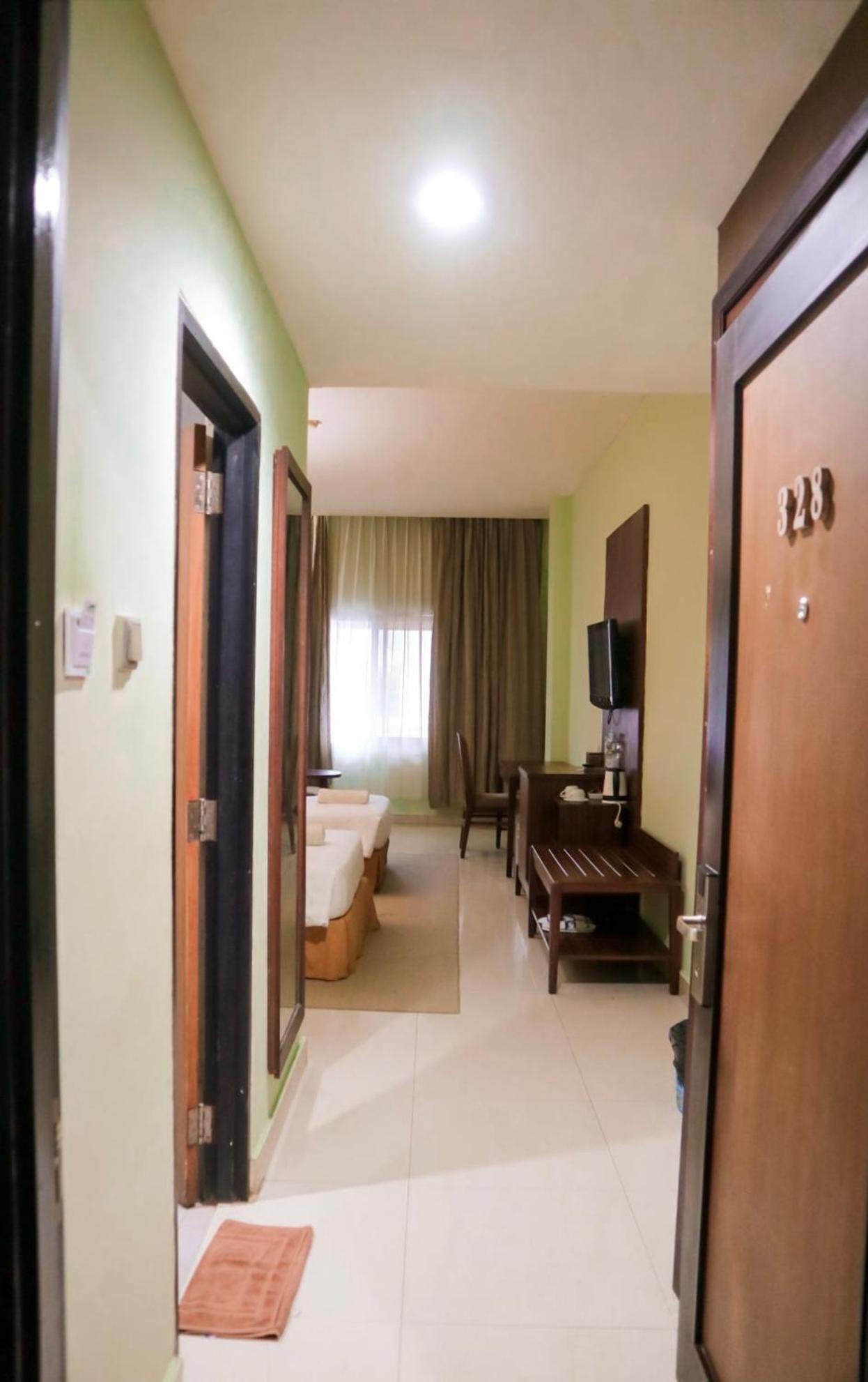 Hotel Mariat Sorong Exterior photo