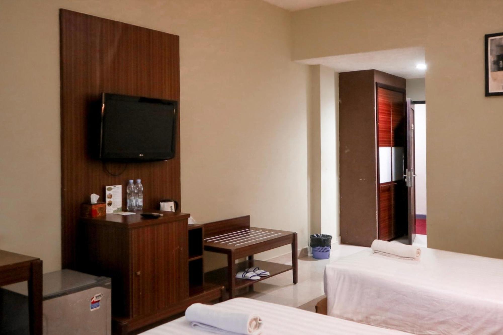 Hotel Mariat Sorong Exterior photo