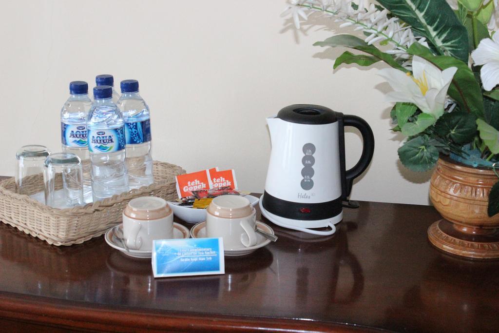 Hotel Mariat Sorong Room photo